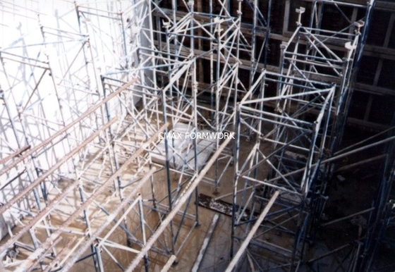 Système flexible d'échafaudage de tour/étayage d'échafaudage pour les bâtiments industriels